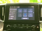 ラジオやUSB、Bluetoothなど、選べるオーディオソースが画面に一覧表示されます。使いたい音源を選びやすく、音楽や交通情報など、移動中の過ごし方に合わせて活用できます。