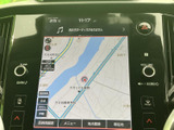 現在地や周辺の道路を画面で確認でき、目的地までのルート設定もスムーズ。慣れない道へのお出かけや、日々の移動をサポートしてくれる便利なナビ画面です。
