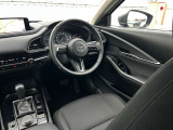 運転者を中心に作り上げられたインパネ、疲労軽減されるシート設計
