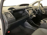 前方の見通しが良いすっきりした視界、誰でも扱いやすく運転できます。疲れにくく安心ドライブを更に快適なものにします!