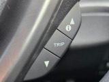 必要な車両情報を手元で確認できる便利なインフォメーションスイッチです。
