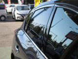 プライバシーリヤガラス 車外からの視線を遮るとともに紫外線もカットします。