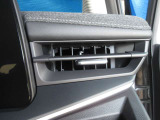 運転席側のエアコン吹き出し口画像です。
