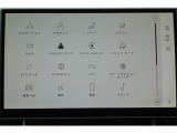 互換性のあるスマートフォンをPiviに接続して、タッチスクリーンから安全に利用することができます。ワイヤレス接続でApple CarPlay / Android Autoがご利用いただけます。