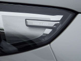 BMWのヘッドライトは、LEDで夜間の視認性が高いのはもちろん、BMWらしいシャープなデザインになっているので、昼間でもフロントの印象をかなり引き締めてくれます。