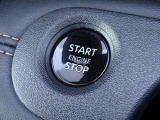 【プッシュスタート】キーが車内にあれば、エンジンの始動・停止はブレーキを踏んでスイッチを押すだけ!キーを取り出す手間を省き、ワンプッシュで操作するので簡単でスムーズ!
