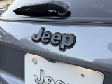 ブラックJeepバッジ