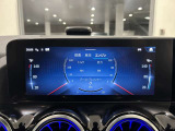 バックカメラにより駐車時の後方確認も楽にできます。