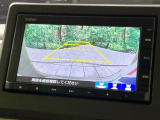 【バックカメラ】駐車時に後方がリアルタイム映像で確認できます。大型商業施設や立体駐車場での駐車時や、夜間のバック時に大活躍!運転スキルに関わらず、今や必須となった装備のひとつです!