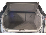 普段のお買い物から旅行まで十分対応できる430Lの大容量ラゲッジスペース。積み下ろしもしやすい形状です!