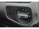 【ライトスイッチ】VW車は、手探りでも手袋したままでも操作しやすいこのスイッチ形状を引継いできました。まさに「合理的」!
