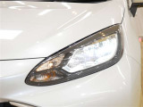 LEDヘッドライトです。デザイン性がよくとても明るいので、夜間の走行や悪天候でも安心です。しかも長寿命!