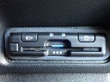 ■【ETC車載器】が装備されています。セットアップをしてお渡しとなり、ETCカードを差し込むだけで高速道路の利用が可能です。