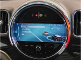 Apple CarPlay対応で、iPhoneのナビゲーションや音楽、通話などを車内ディスプレイから快適に操作。普段使い慣れたスマートフォンの機能を、ドライブでも便利に活用できます。