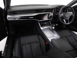 Audiのインテリアはエクステリア同様、優れたデザイン性とクオリティ、そして機能性を兼ね備えております。
