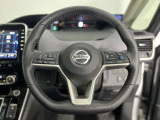 運転支援・プロパイロット搭載。設定した速度で定速走行でき、先行車に自動で追従走行も可能です。