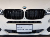 BMW代表的な特徴のキドニーグリル。BMWのすべてのモデルに採用され、BMWらしさを強調しております。