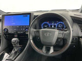 運転席まわりです。 各操作スイッチは使いやすい位置に配置されてます。