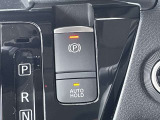 電動パーキングブレーキ 指先で簡単に出来ます  オートブレーキホールド 停車時のブレーキペダルを踏み続ける事を楽に ペダルから足を離せます 坂道発進も楽になります