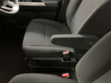 キーをポケットやバックに入れたまま車のドアの解錠・施錠、エンジンのON/OFFが行えるのでわざわざポケットからキーを出す必要はありません!便利ですね☆