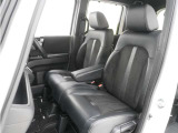 ◆アダプティブクルーズコントロール◆予め設定した車速内でクルマが自動的に加減速。前走車との適切な車間距離を維持しながら追従走行します。【LKAS】車線維持支援システムでステアリング操作を支援。