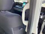 乗降時の安心・安全のために、グリップが左右にあります。