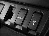 ◆USB接続端子◆スマホやiPodなどを接続して、いつもの音楽を車内でもお楽しみいただけます♪
