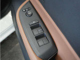 ◆パワーウィンドウスイッチ◆運転席から全席の窓の開閉操作を行うことが出来いつでも換気ができます!