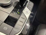 メルボルン・レッドメタリック 電動トランク ACC 禁煙車 AppleCarPlay 18インチホイール パーキングアシスト 後退アシスト バックカメラ 正規認定中古車 全国正規ディーラー保証 2年走行距離無制限