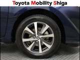 シンプルなデザインの純正アルミホイールです。落ち着いたデザインですので車体と一体感があります。