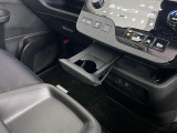 ドリンクホルダー周りの写真です。