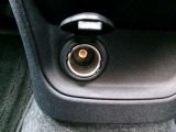 アクセサリーソケットを装備しています。DC12V/120Wの電源として使用可能です。