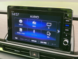 ラジオやテレビ、ディスクなどの選択肢が画面上に並び、聴きたい音源を選びやすい構成です。項目がアイコンで表示されるため、利用したいメディアを確認しながら切り替えられます。