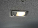 スイッチのON/OFFで点灯、消灯します。荷物を探す時などとても便利です!