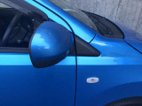 電動格納リモコンドアミラー。ターンランプはフェンダに内蔵