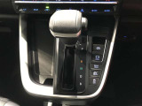 EVドライブモードで、エンジン音や排気ガスを気にすることなく走れます。早朝・深夜や屋内の駐車場などで重宝しますよ♪