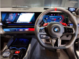 【パドルシフト付】Mマルチステアホイルに付随する「パドル・シフト」F1マシン感覚でシフトチェンジが可能となりよりドライビングの楽しさを演出します