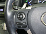ステアリングスイッチ装備!運転しながら手元でオーディオの操作などができます。