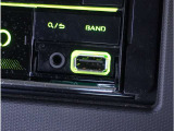 【USB接続】USB接続も可能です。スマートフォンと連動して音楽も再生可能です。