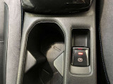 電動パーキングブレーキ&ブレーキホールド☆HOLDスイッチを押しシステムONの状態にしておくことで渋滞や信号待ちなどでブレーキを踏んで停止した時保持してくれる。