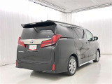 走りにこだわりながら収納力も持ち合わせたお車です。荷物を載せて軽快なドライブを楽しめますよ♪