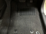 カーペットマットの汚れ、砂ぼこりもしっかり清掃済みです♪
