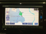ナビゲーションはフルセグTV対応のGathers純正メモリーナビを搭載しています。Bluetoothオーディオ機能がありますので、スマートフォンなどの音楽も再生できます。