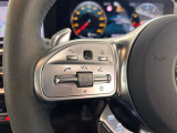 メモリー付きパワーシートが装備されている車両はシートの位置・ドアミラーの角度・ハンドルの位置を3名まで記憶出来ます。