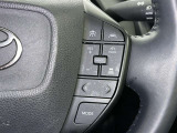 ステアリングスイッチ付き。前方から目を離すことなく操作することが可能です。