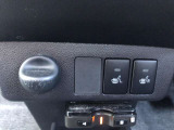 運転席/助手席ともにシートヒーターを装備。