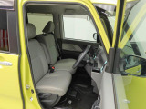 当社では全車、納車前にサービス工場で12ヶ月点検相当の整備を実施しております。そこで確認された不具合箇所は修理しておりますのでご安心下さい。