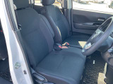 運転席前列シートです。
