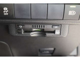■ETC車載器装着済み。ETCカードのお申し込みも、弊社にお任せ下さい。トヨタTS3カードならポイントも貯まって、車検や点検時などにご利用いただけます。