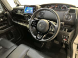 分かりやすく操作しやすい運転席まわりです☆